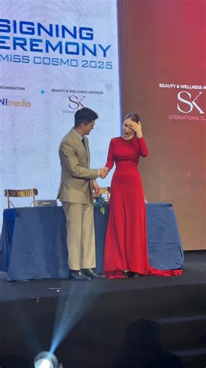 Ms. Dang Phuong Thanh, CEO of SK International Clinic, together with Mr. Tran Viet Bao Hoang, CEO of Miss Cosmo and Head of the Organizing Committee, officially signed the strategic partnership agreement during the Welcome Dinner & Sashing Ceremony of Miss Cosmo 2025. As a member of The Aura Clinic Group - the renowned advanced aesthetic chain in Singapore and Malaysia - SK International Clinic is journey of beauty and refinement. This collaboration reflects the Clinic’s dedication to leading th