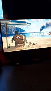 Problem with Radeon RX 470, just installed it and drivers, fans work fine, everything else too till I started game to test it and then this happened. Don't know what to do.