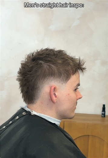 Men’s Straight Hair Inspiration for Stylish Looks