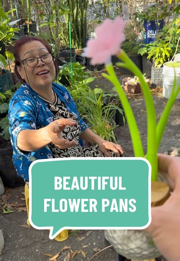 How cute are these flower pens that we found when leaving @Staples ! I knew mom would love them! Not a sponsored post we’re obsessed with these pens! 🌷😍🖊️ #garden #flowers #pens #stationary