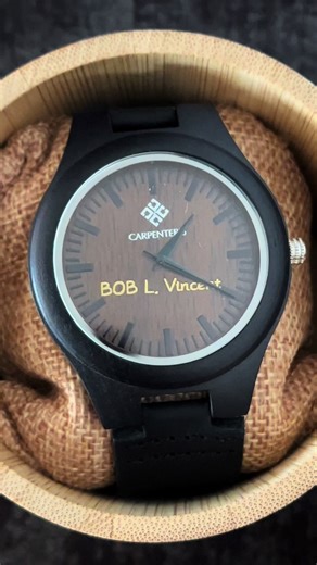 ❤️ OFFRE SPÉCIALE SAINT-VALENTIN – CARPENTER’S WATCH ❤️ Cette année, fais plus qu’un simple cadeau. Offre une montre unique, élégante et personnalisée avec ses initiales, une date ou un mot spécial. Un souvenir qu’elle portera chaque jour au poignet 🤍