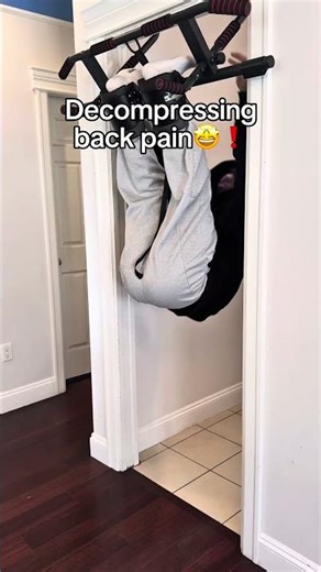 I always use my @juststretchy inversion boots to do these with #decompression #spinaldecompression