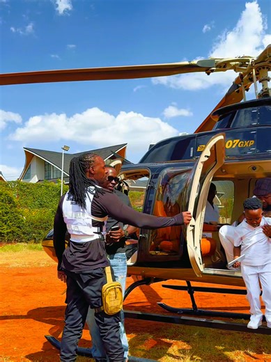 Vicker Munez (@ogaobinnabodyguard1)’s videos with Mbwe Mbwe - Bien & Aaron Rimbui