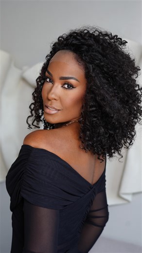 Uma mini resenha que vocês amam . Modelo Donna, disponível em 2 cores. Bio fibra e com 45cm Valor: R$ 419,00 Comente QUERO que envio o link para você. 💳 Parcele em até 12x no cartão (6x sem juros) 💸 3% OFF no Pix A compra é através do site da loja com seus dados e endereço de entrega ou pelo WhatsApp de vendas. Site da loja. WWW.ITWIGS.COM.BR�.� Contato WhatsApp de vendas https://wa.me/5521976576096 | ITWigs