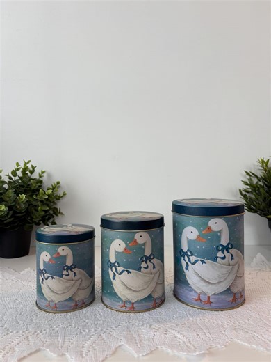 Set of 3 Vintage Metal Nesting Tins, Winter Geese and Blue Ribbon Design, 1980s Blue Ribbon Goose Tins, Goose Canisters Set - Etsy