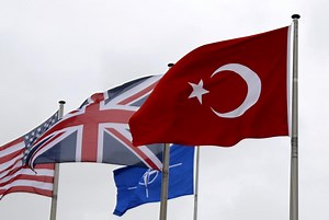 ΝΑΤΟ : Ο δήθεν διάλογος, η οργή της Αθήνας και η αμυντική συμφωνία με τη Γαλλία - ΤΑ ΝΕΑ
