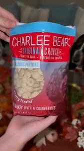 It’s not a Turkey Day feast without a plate for your pup(s)! 🦃🐾 Treat your dog with Charlee Bear Turkey Liver & Cranberry Original Crunch treats.🍗 🍂 Delicious crunch, zero table scraps! 😉 📹: @sirbassetwinston | Charlee Bear Dog Treats