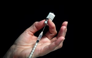 Vaccination : Faut-il craindre des effets indésirables à long terme des vaccins à ARN messager ?