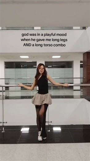 assima on Instagram: "@assimvv . #sample #fashion #nu #bodytype i guess"