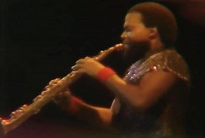 Andrew Woolfolk on soprano saxophone to the beat of 'Gratitude'. Oakland, 1981. RIP in peace brother | Earth, Wind & Fire