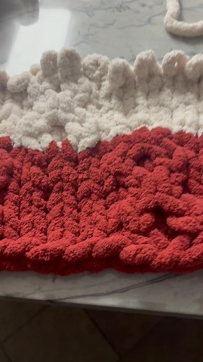 Honeycomb stitch with a broken pattern | Christine Leblanc Ockmond | Facebook