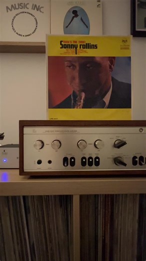 Late night jazz vinyl spin with Sonny Rollins plays Thelonious Monk composition “Round Midnight” beautiful music, beautiful melody, taken from Sonny’s album “Now’s the Time!”. #jazz #jazztok #jazzvinyl #jazzvinylcommunity #vinyl #vinylspin #vinylspinning #audiophile #autumn #aesthetic #listeningroom #vinylcollector #vinylcollection #sonnyrollins #herbiehancock #latenight