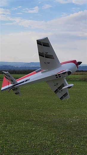 120cc RC Gadgetz PAU Extra 330LX guided by JR PROPO / Dee Force Aviation Elite radio and servos 🔥🥶 #aviation #rcplanes #drone #rcgadgetz #jrpropo #gensacebatteries #aerobatics #rc #airplanes #modellflug #twostroke #modellbaulindinger #gta #pau #flying #aeromodelismo | Andi Wildauer