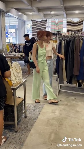 Thrifting in Bali: Discover Unique Vintage Styles