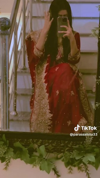 Capturing Glamour: Traditional Outfit Selfies