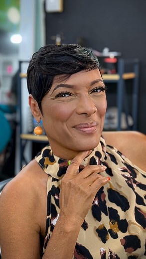 Anthony Claxton on Instagram: "♥️Everyone deserves to FEEL BEAUTIFUL 🙏🏽🫶🏼🥰So Amazing!!♥️ … Can y’all Drop some ♥️’s in the comments for this Beauty & Help me Let her know she’s Glowjussss🥰😍😘 … #thecutlife #goodevening #soamazing #goodvibes #happy #pixie #pixiecut #love #tuesday #smile #transformation #naturallyshesdope #naturalhairstyles #naturalhair #natural #twahairstyles #twastyles #twa #queen #btc #behindthechair #beauty #beautiful #gorgeous #krewkutz #yourfavoritebarber 💯💯 … Makeu