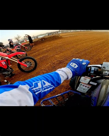 Raptor 700R Putting A Spanking On Them Dirt Bikes At Busco Beach! 🤣 #shorts