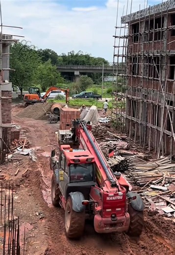 #MANITOU #telehandler #construction