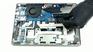 Inside Dell Latitude 13 5320 - disassembly and upgrade options