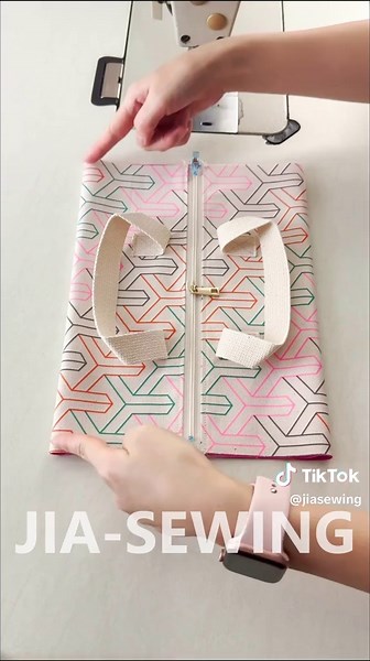 DIY Mini Duffle Bag Sewing Tutorial