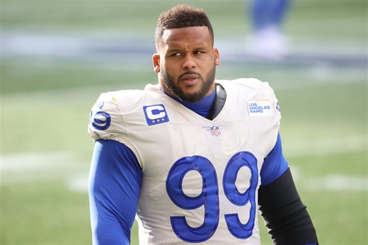 Watch: Aaron Donald tries to choke Cardinals player during Wild Card game (Video)