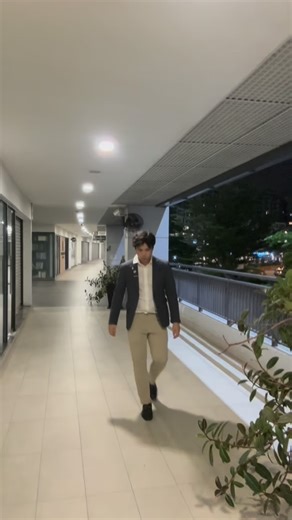 Ameerul BGT 2020 (Hazeeq Hill) on Instagram: "Batch 10 & 09, ARE YOU READY!?! Subscribe MCPlus sebelum tahun baru! 50 percent tuuuu"