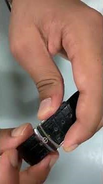 Adjusting the strap on your Baume and Mercier Classima