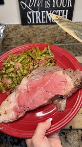 Perfect oven-roasted prime rib—crispy on the outside, juicy in the middle, and cooked low & slow so you don’t mess it up. This is how I do prime rib at home, no grill, no stress. #PrimeRib #OvenRoasted #HomeCooking #DinnerGoals #FoodTok | Good Vibes Cooking