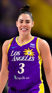 It was a wholesome moment when I met Kelsey Plum in Beverly Hills 🌴 She's gorgeous. Thank you for your kindness @kelseyplum10 May God bless you and yours 🙏🏾 | Jacchalz