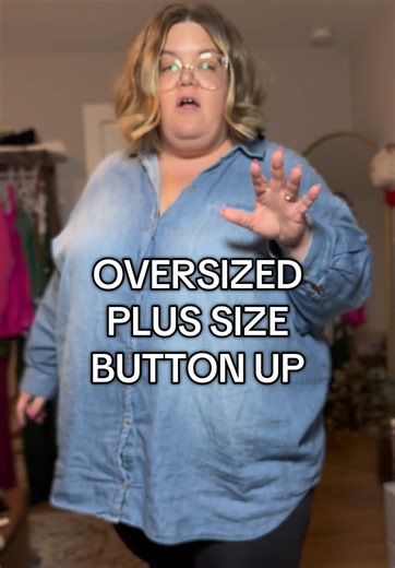 This oversized shirt comes up to size 4X in plus size! #creatorpicksambassador #ttscategoryambassador #tiktokshopcreatorpicks #plussizeclothing #tiktokshopstockup @Old Navy