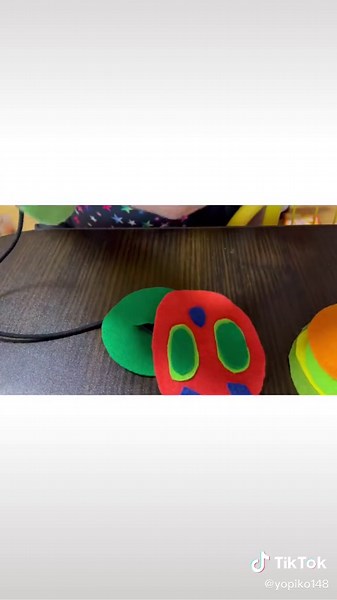 ボタン練習、まずはここから！！#子供がいる暮らし #TikTok教室 #diy #手作りおもちゃ #ボタン練習