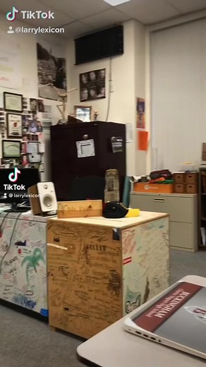 Larry Lexicon (@larrylexicon)’s videos with original sound - Larry Lexicon