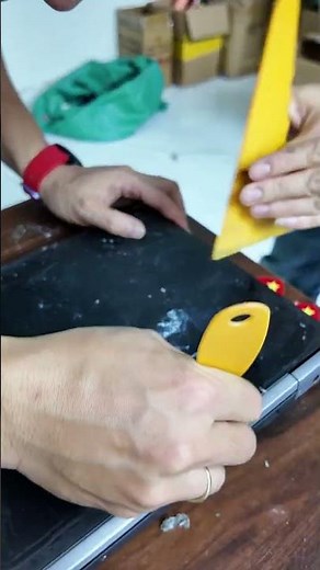 Applying laptop decals