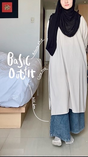 Niya. on Instagram: "quick outfit check with a comfiest fits ever~ 茶 oat basic tunik @cottonways.id black pashmina viscose @be.cover.u #outfitniy"