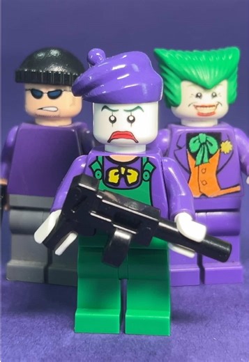 Another custom Lego Batman fig review! This is the Joker Henchman. I really like how this guy looks, but let me know what you think! . . #lego #legobatman #collecting #joker #LB1