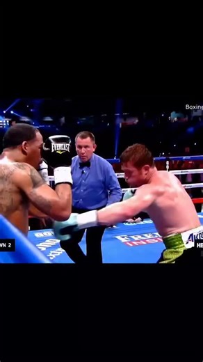 Joxxa🐺 on Instagram: "2001년 개봉한 영화 “A Beautiful Mind”는 단순히 천재 수학자의 삶을 다룬 작품이 아니라, 인간이 내면의 혼란 속에서도 어떻게 사랑과 신뢰로 자신을 되찾아가는지를 보여주는 깊은 이야기입니다. 화려한 계산 장면보다 존 내쉬가 마음속 그림자를 이겨내려는 순간들이 훨씬 더 오래 기억에 남죠. 특히 그가 현실과 환상 사이에서 흔들리면서도 끝까지 아내를 향한 마음을 놓지 않는 모습은 묘하게 가슴을 저릿하게 만듭니다. 이 영화에서 감정을 완성시키는 요소는 바로 잔잔한 피아노 선율과 차분한 배경음악입니다. 처음에는 조용히 스며들지만, 어느 순간 관객도 모르게 내쉬의 감정에 같이 잠기게 되죠. 후반부, 아내가 내쉬의 손을 잡아주던 장면에서는 음악과 화면이 자연스럽게 겹쳐지면서 눈시울이 뜨거워지는 경험을 하게 됩니다. 많은 이들이 “이 장면만 떠올려도 이상하게 마음이 찡하다”고 말하는 이유도 그 때문일 겁니다. 이 영화가 여러 상을 휩쓴 건 