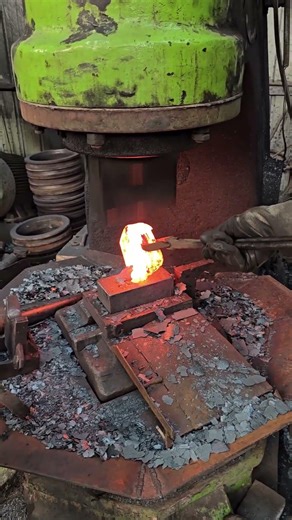 Inside the forging factory tour Metallurgical Control During Large-Scale Open-Die Forging #process
