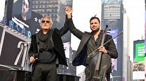 Andrea Bocelli and cellist HAUSER perform a glittering New York Times Square duet
