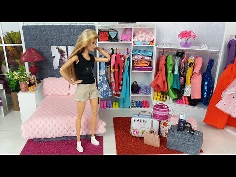 Barbie Packs Her Dolls Bags to go on a Trip!New Doll Clothes Barbie Bedroom Morning Routine ‪@Barbie‬