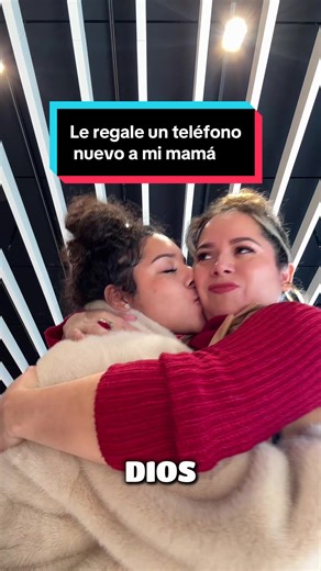 Le regale un teléfono nuevo a mi mamá | New Phone