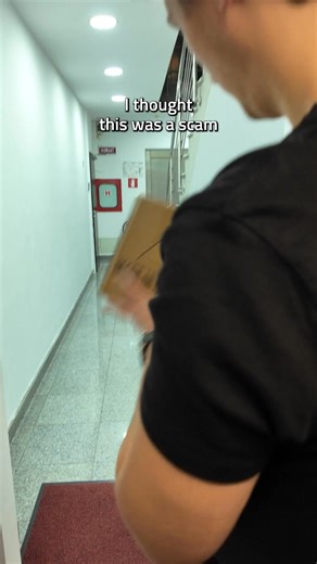 Challenge Yourself to achieve your fitness goals A Conqueror Virtual Challenge is a route-based exercise challenge that encourages you to complete a given distance on a virtual map. This system will keep you active and motivated as you hit milestone after milestone and eventually regular exercise will become your new habit. Seems challenging? Well... it should, but know that you can pick your own deadline — one that fits your goals. Besides a lot of motivation, here's what else you'll get: 🏅 Pr