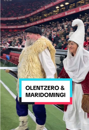 😍 Olentzero & Maridomingi San Mamesen. #olentzero #maridomingi #sanmames #athleticclub #bilbao