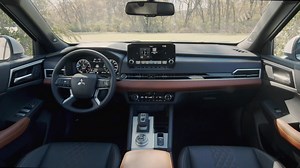 2022 Mitsubishi Outlander Interior Design