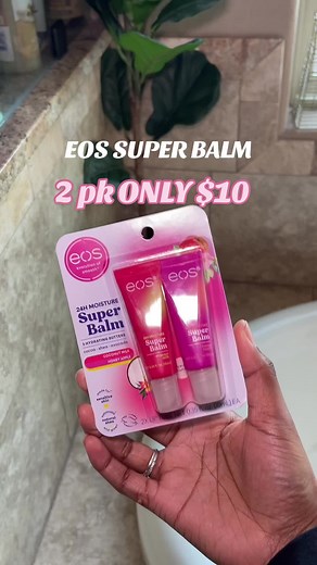 Whyyyy is no one talking about these lip balms?! The formula is *muah* 🤌🏾 chef’s kiss 💋 non-sticky! And gives a nice shine. Andddddd they’re so much more afforable than some of these other brands! I grabbed mine from @target #eos #eoslipbalm #eossuperbalm #lipproducts #lipbalm #lipbalms #fyp