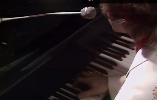 Your Song ~ Elton John #yoursong #eltonjohn #foryoupage #fyp #foryou #1970s #1970smusic #viral #oldmusic #tophits #liveperformance #livemusic