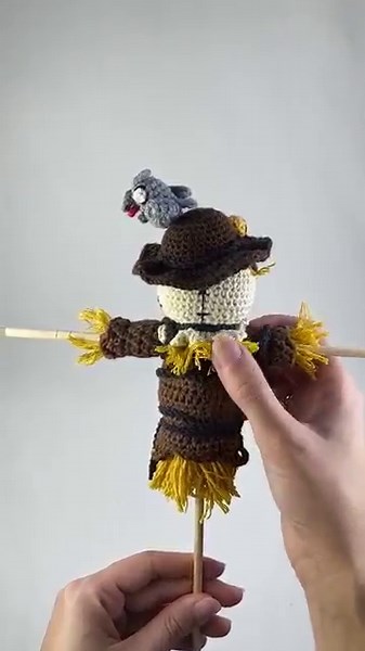 Crochet Scarecrow Pattern | Spooky & Cute Amigurumi Tutorial