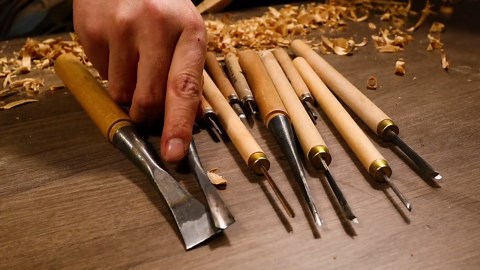 《斗罗大陆》神级武器复刻_《斗罗大陆》神级武器复刻_斗罗大陆手工预告：打破次元壁之海神黄金三叉戟诞生