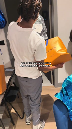 Avoiding Excessive Repetitions in Content Creation