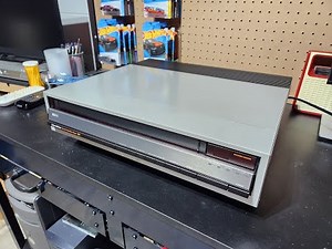 The Cleanest RCA Videodisc Player You'll Ever See!