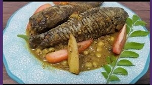 Mom's Curry Cascadura / Curry Hassa Stuffing- 1 small onion chopped 2 scallions chopped 2 pimento peppers chopped 1 tbsp pimento pepper sauce 3 tbsp kuchela 1 tbsp geera 1 tbsp curry powder 1 tomato chopped --------- 8 cascadu fish cleaned 1 cup green seasoning 1 tin coconut milk Sliced onions Hot pepper chopped Few grains methi 3 tbsp mild curry powder Few slices green mango | Trini cooking with Natasha